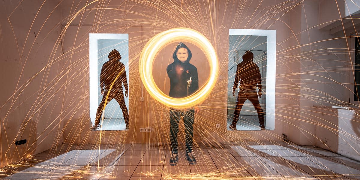 spinning-steel-wool-symmetrical-room